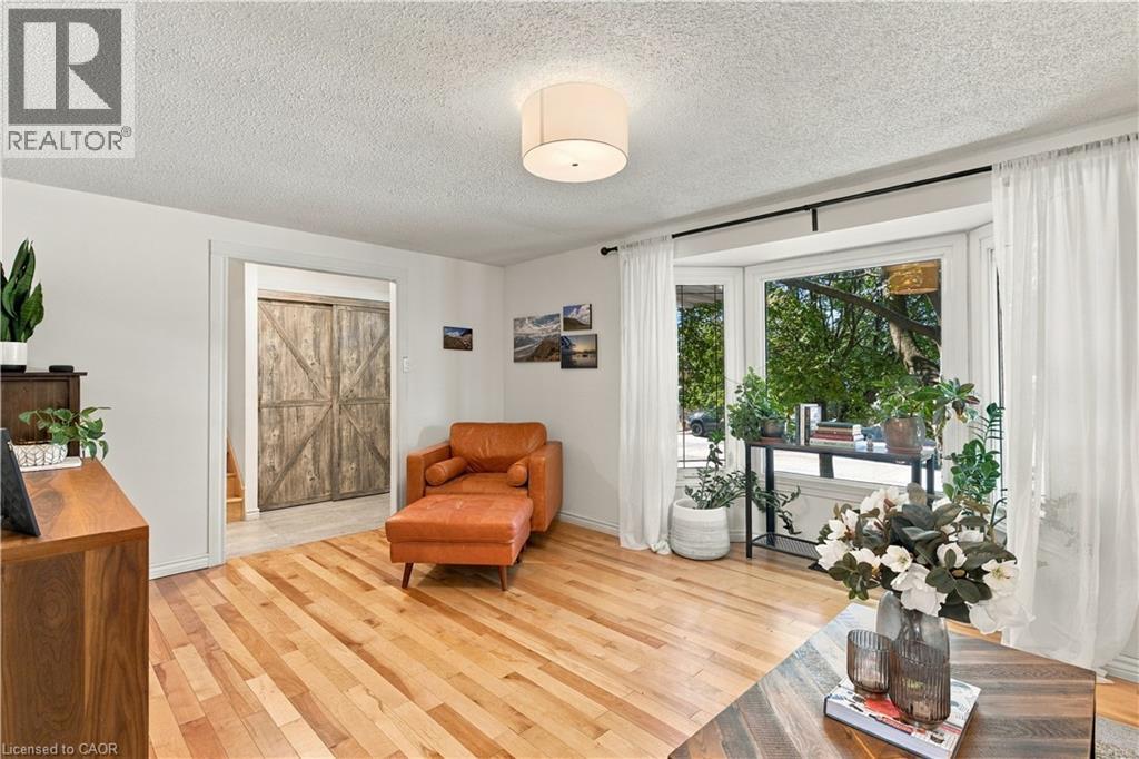 178 LAURENTIAN Drive - 6