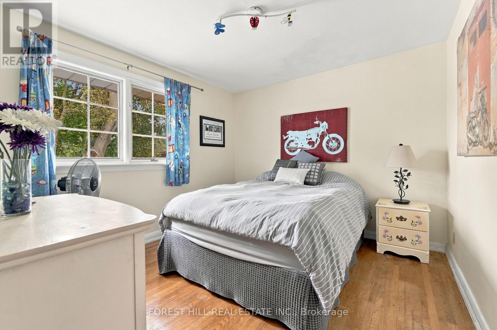 11 Urbandale Avenue, Toronto, ON photo 19
