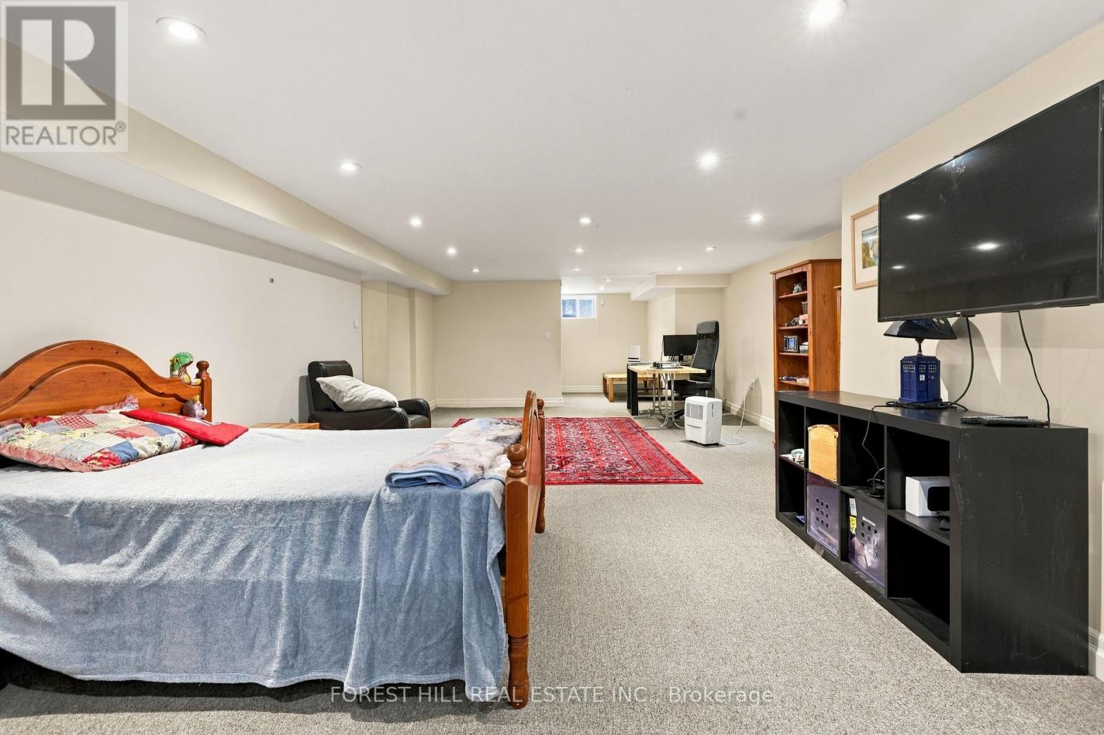 11 Urbandale Avenue, Toronto, ON photo 25