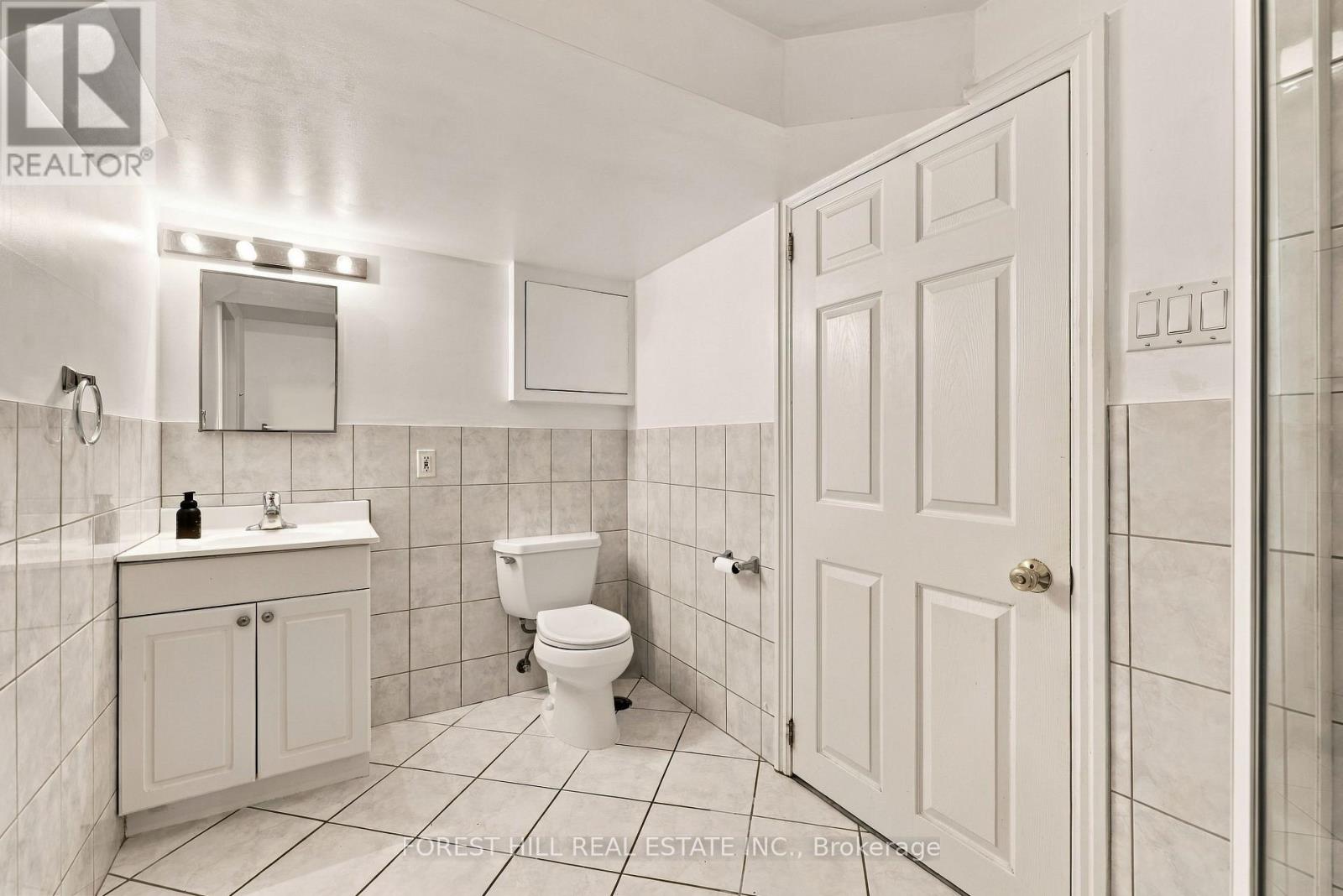 11 Urbandale Avenue, Toronto, ON photo 26
