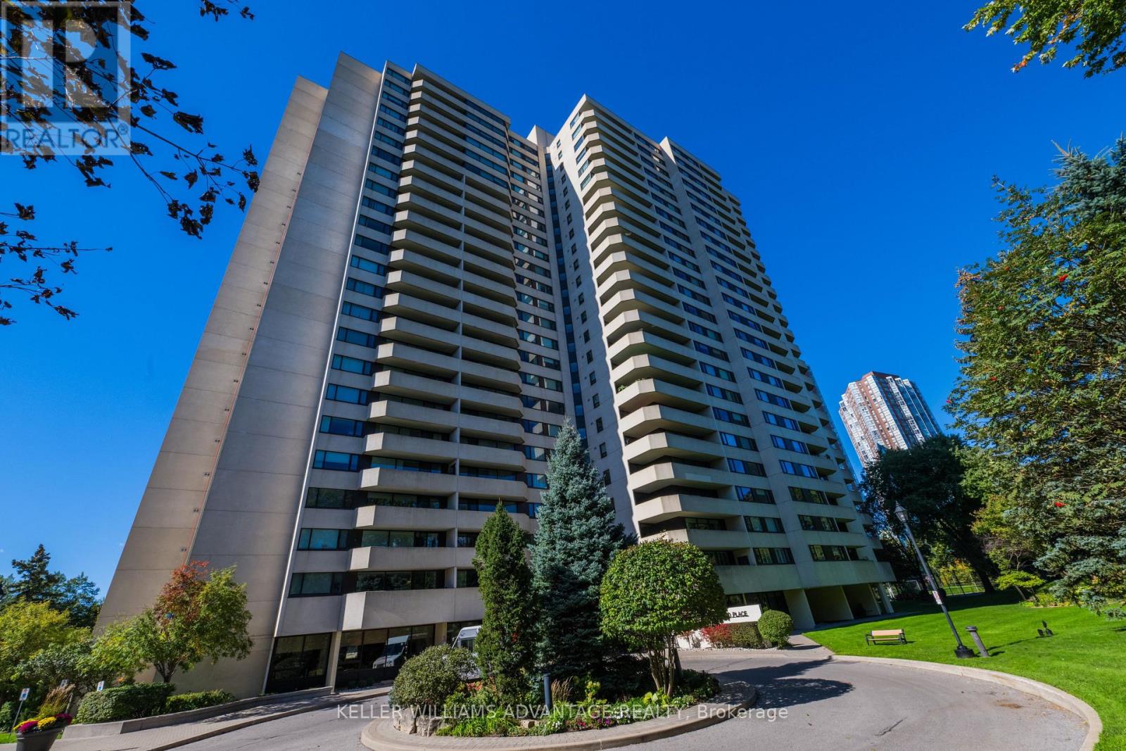 302- 75 Wynford Hts Crescent, Toronto, ON