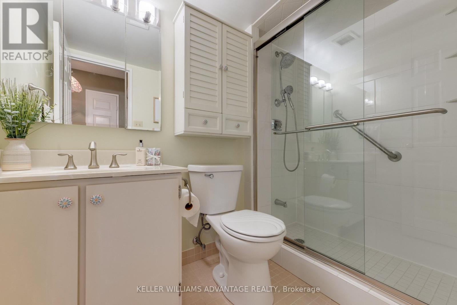 302- 75 Wynford Hts Crescent, Toronto, ON photo 18