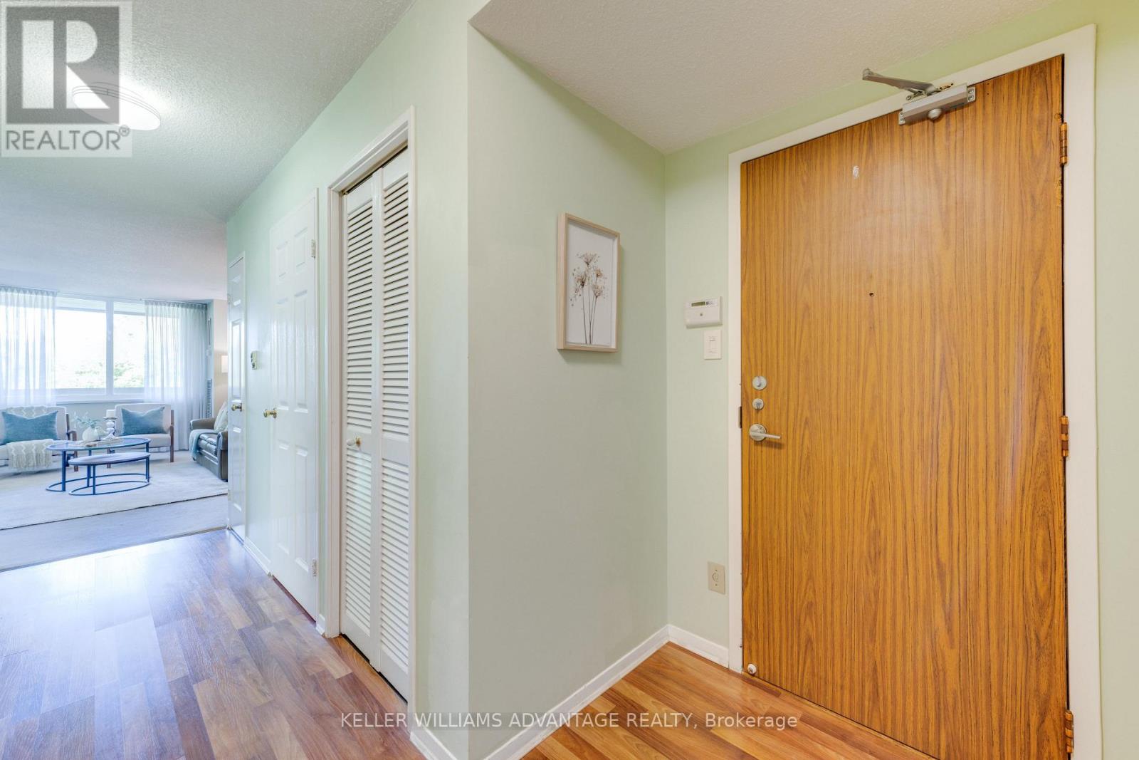 302- 75 Wynford Hts Crescent, Toronto, ON photo 4