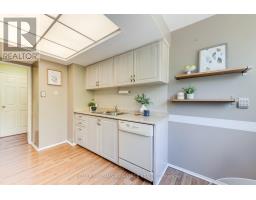 302 - 75 Wynford Hts Crescent, Toronto, ON M3C3H9 Photo 9