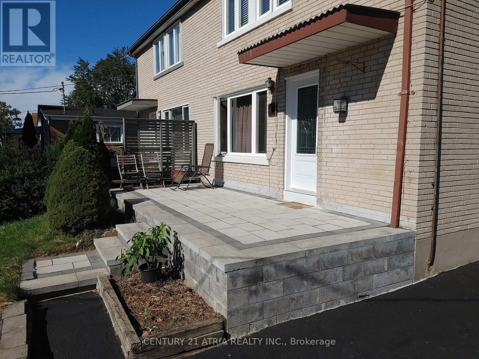 36 Chesapeake Avenue, Toronto, ON photo 2