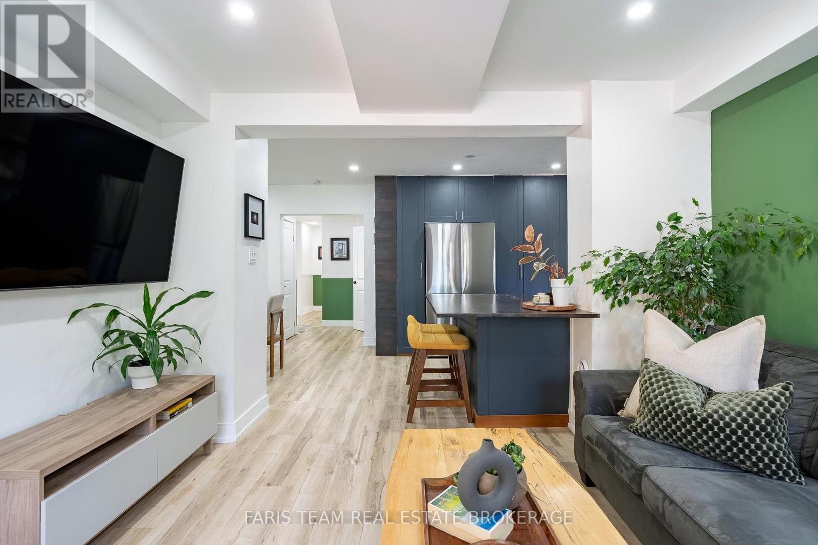 1020 EWART STREET - 13