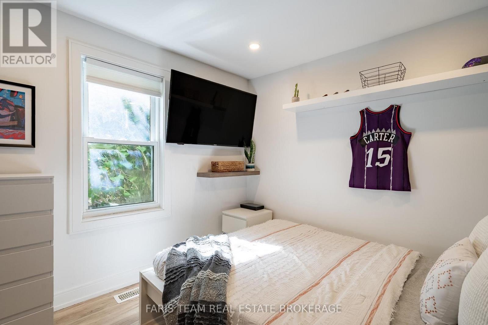 1020 EWART STREET - 15