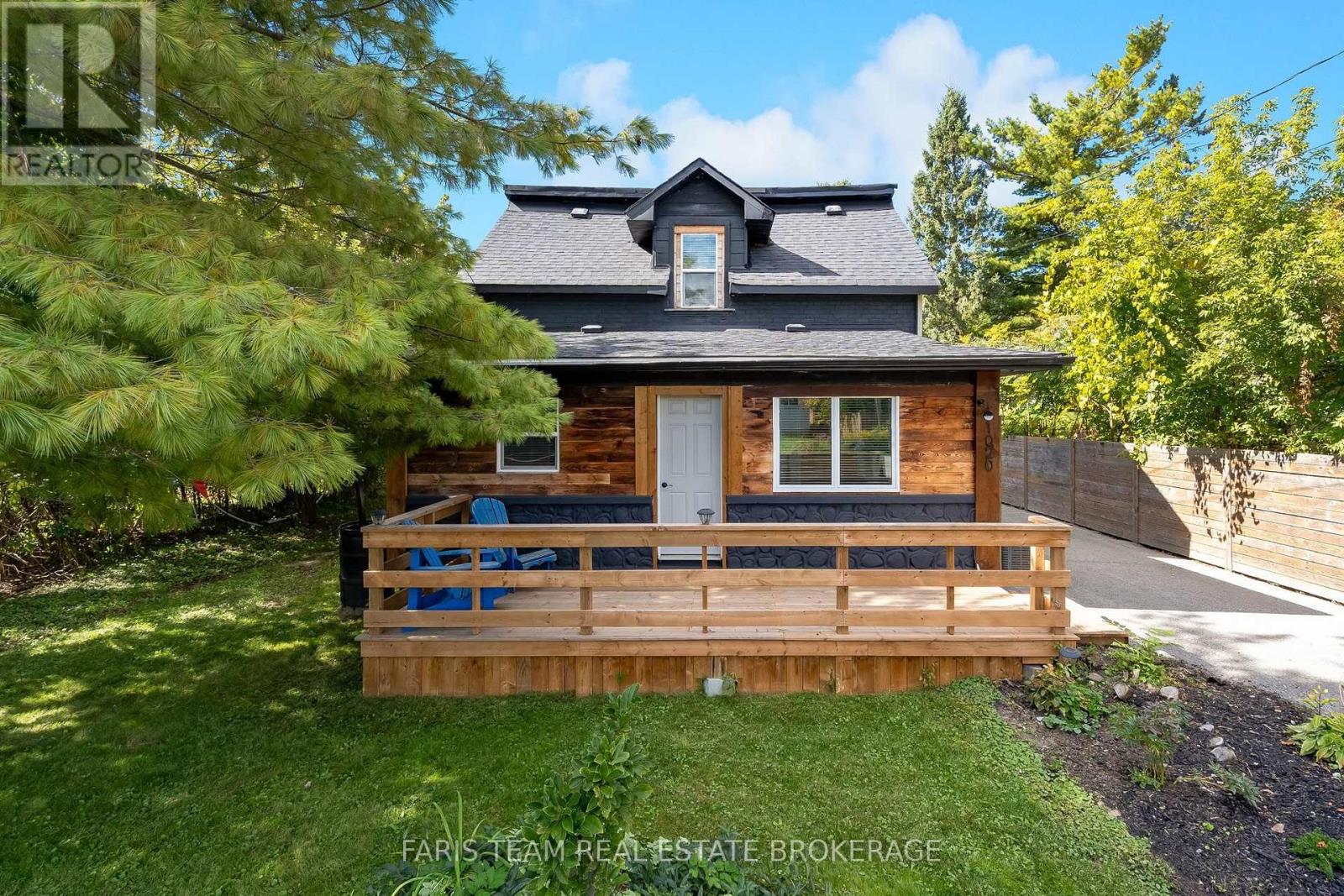 1020 EWART STREET - 2