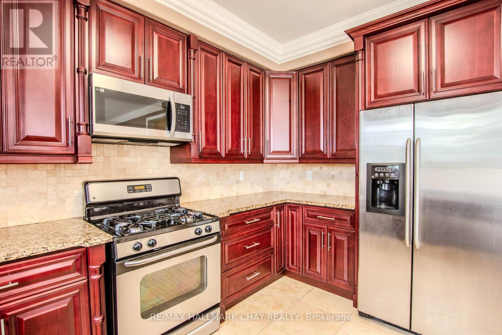 104 SUCCESSION CRESCENT - 10