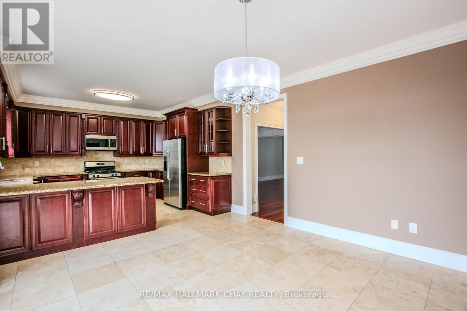 104 SUCCESSION CRESCENT - 12