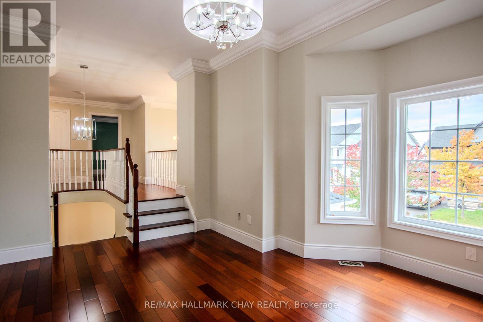 104 SUCCESSION CRESCENT - 19