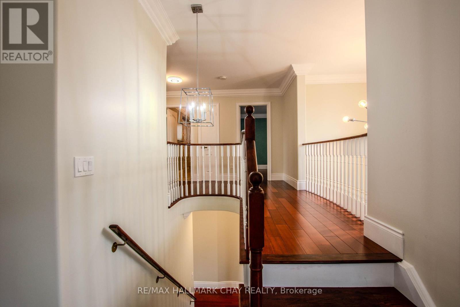 104 SUCCESSION CRESCENT - 21