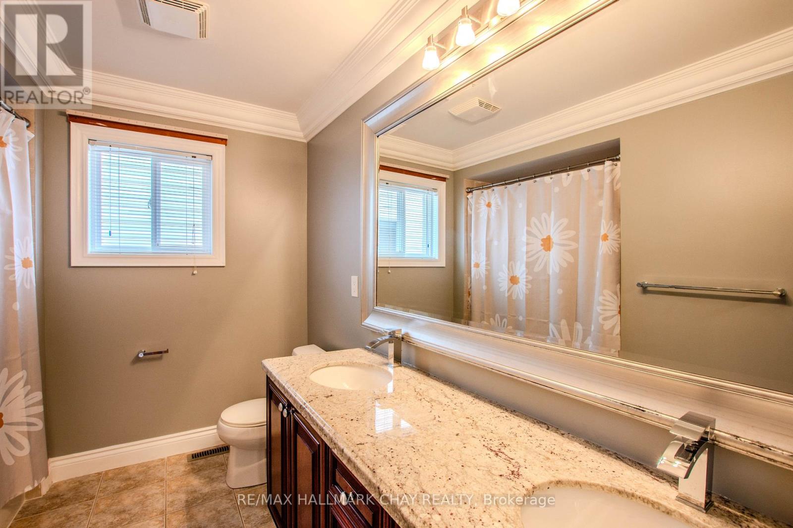 104 SUCCESSION CRESCENT - 33