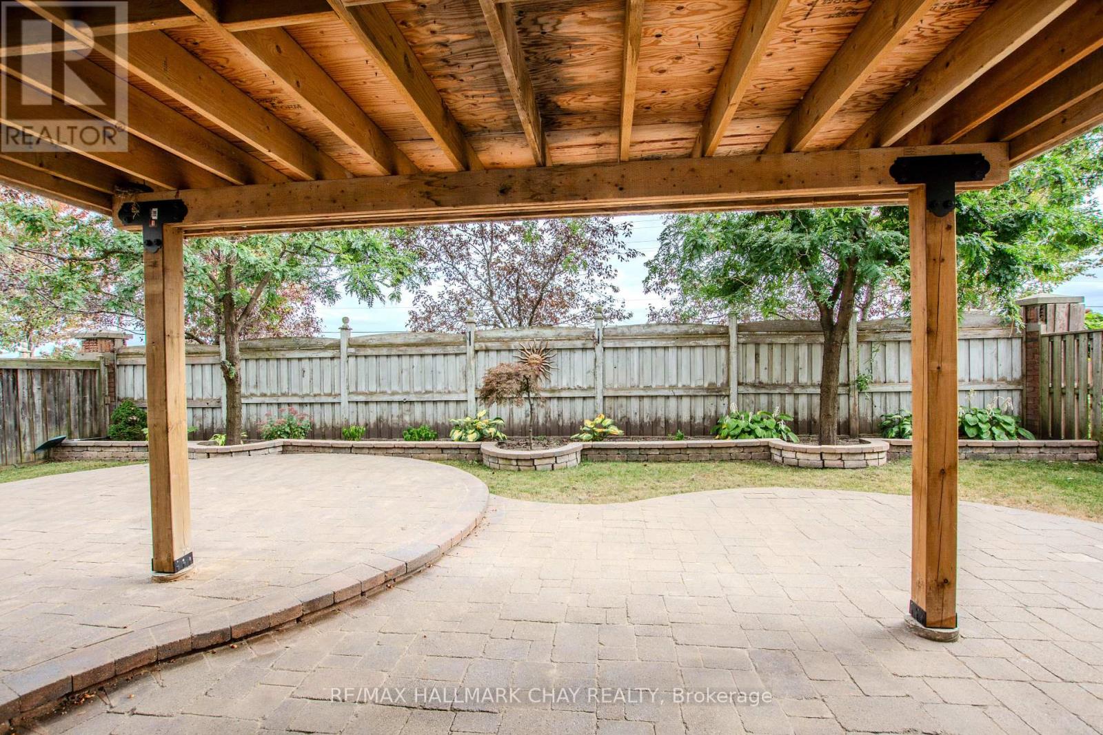 104 SUCCESSION CRESCENT - 39