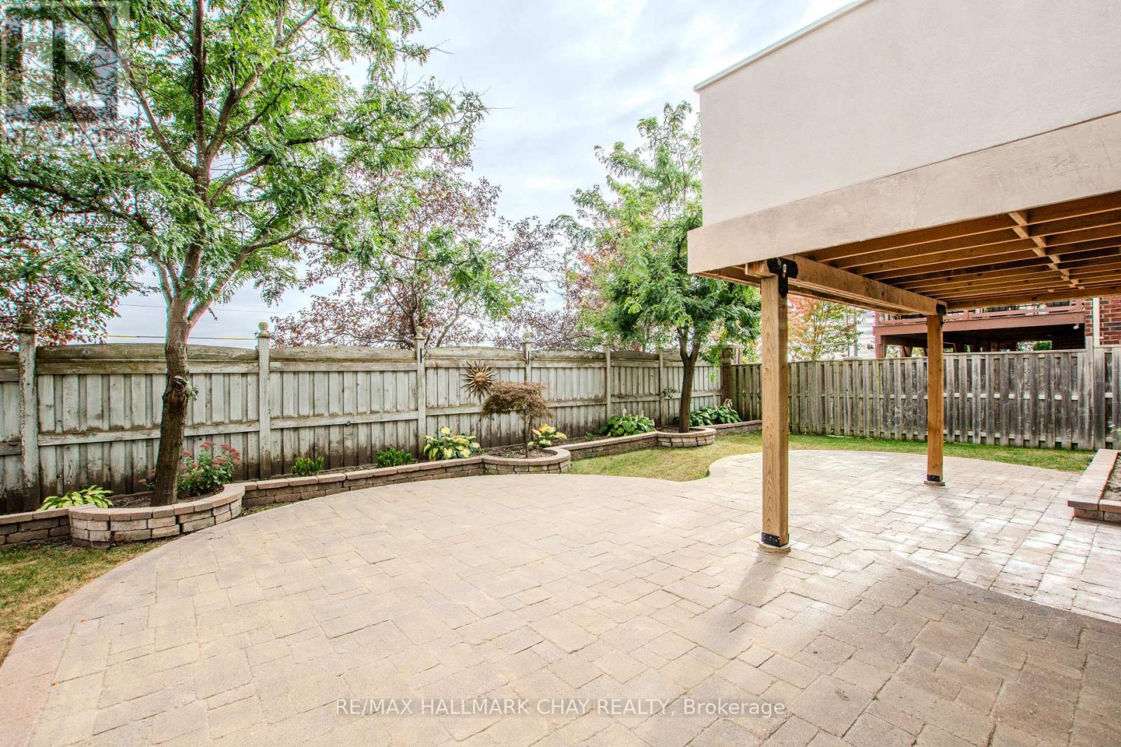104 SUCCESSION CRESCENT - 42