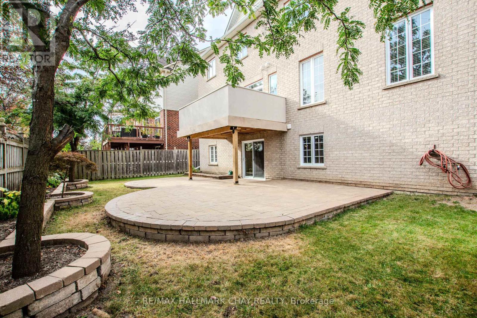 104 SUCCESSION CRESCENT - 44