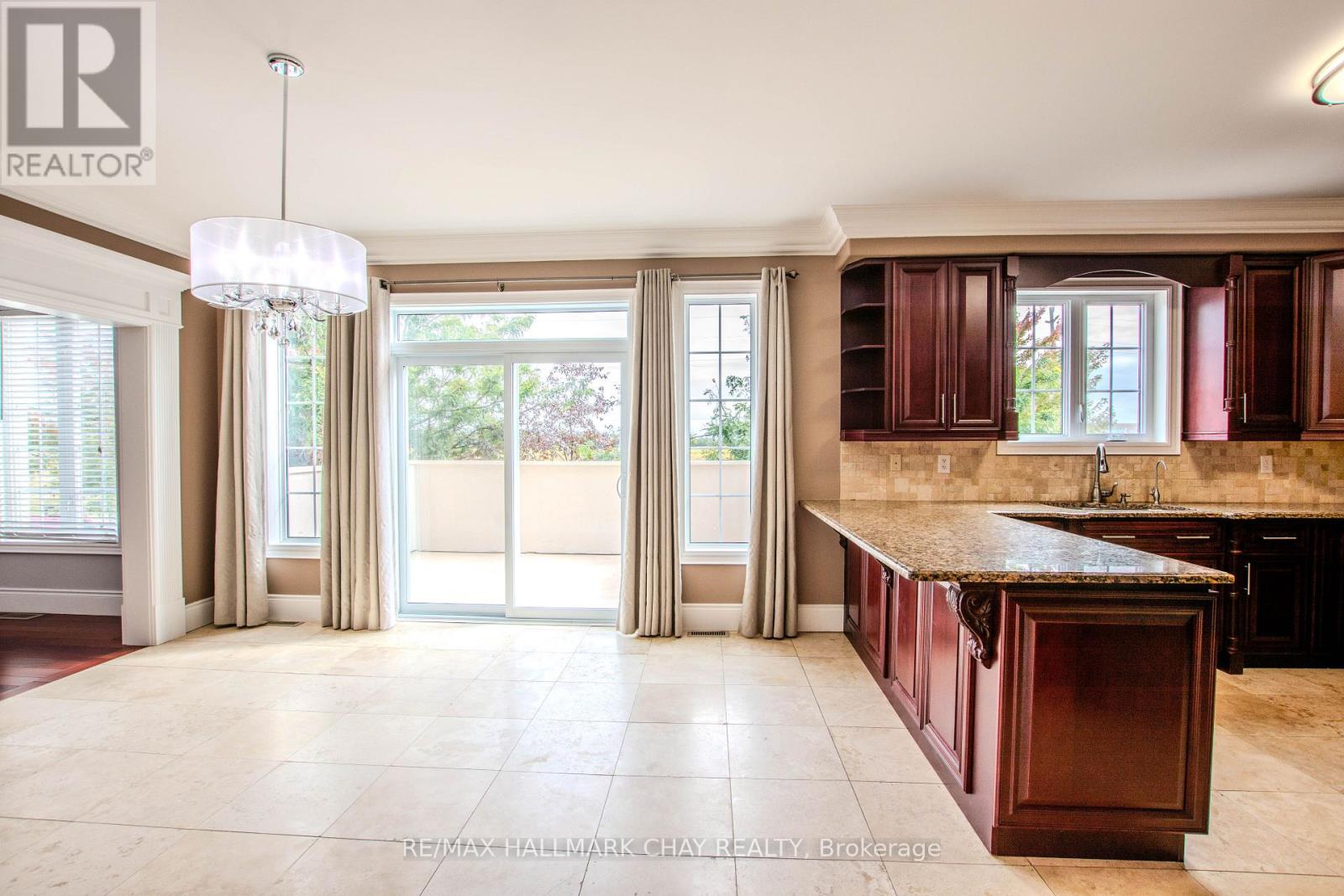 104 Succession Crescent, Barrie photo 8