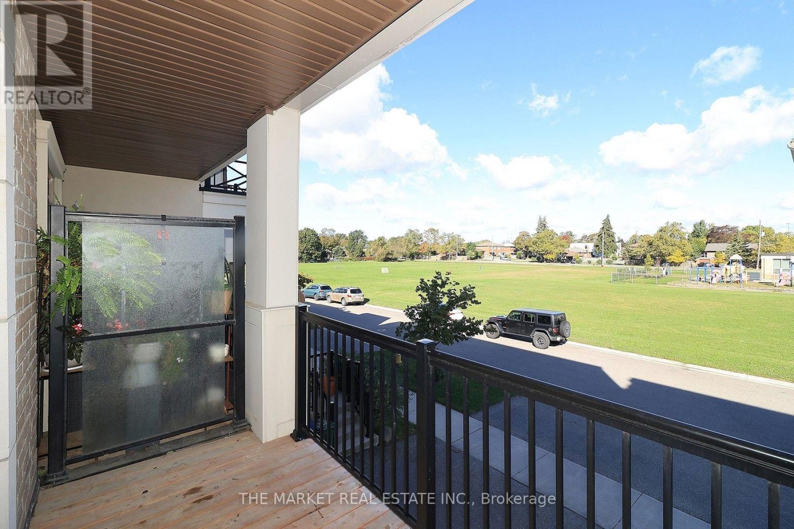 13 Father Redmond Way, Toronto, ON photo 11