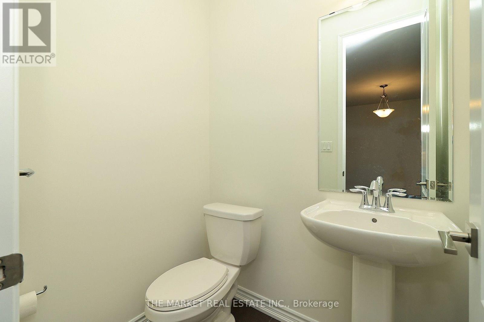 13 Father Redmond Way, Toronto, ON photo 14