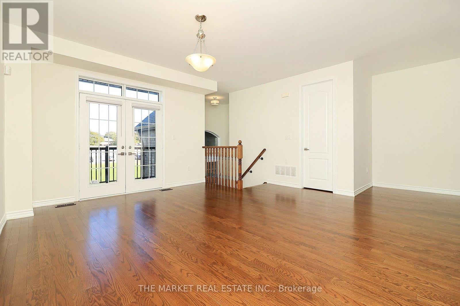 13 Father Redmond Way, Toronto, ON photo 7