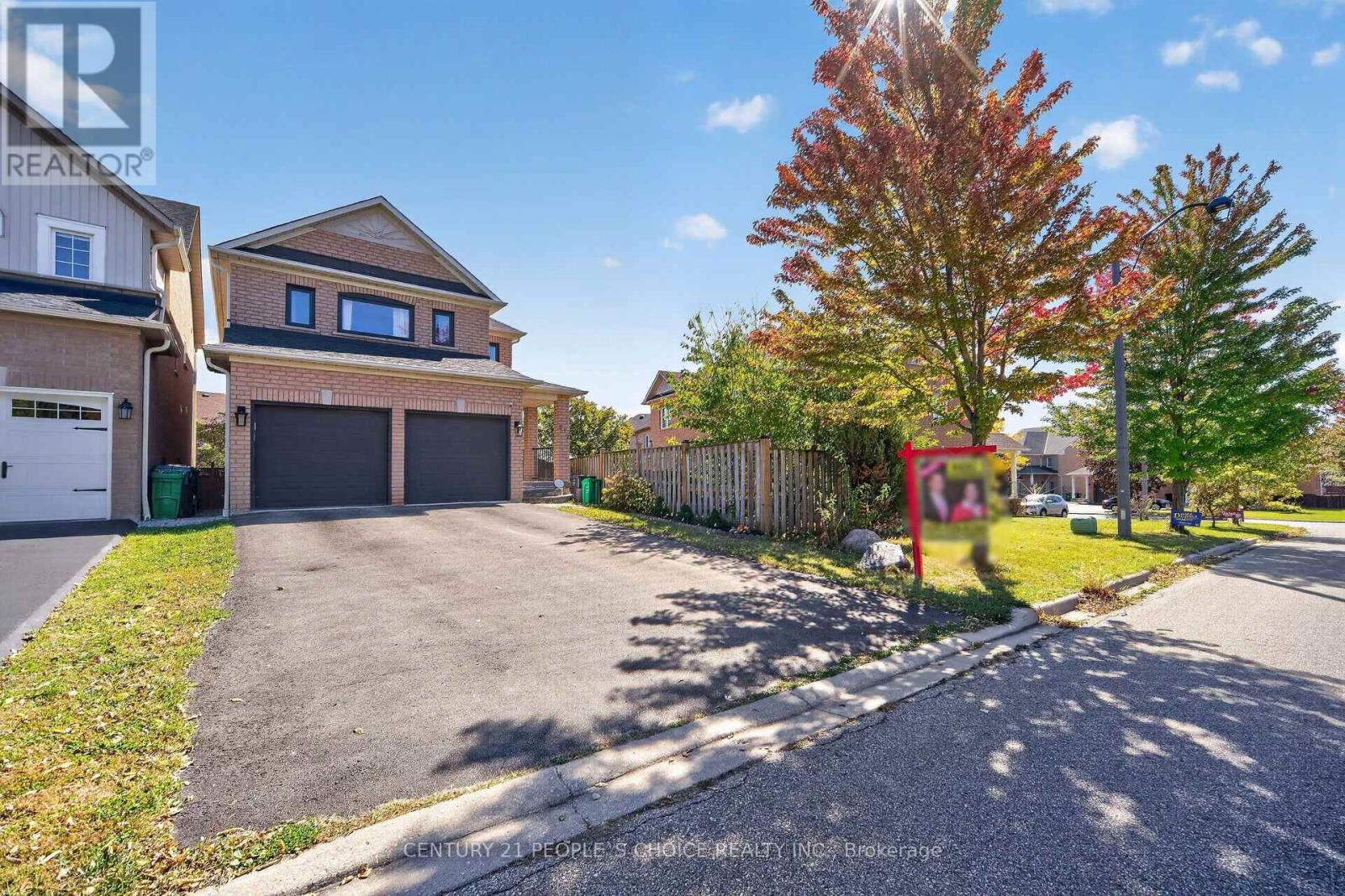 812 Knotty Pine Grove, Mississauga, ON photo 2