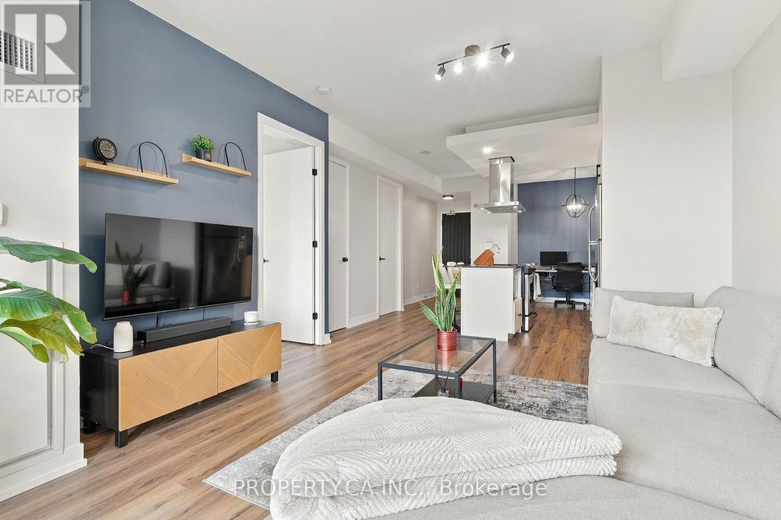 2029- 165 Legion Road North, Toronto, ON photo 12