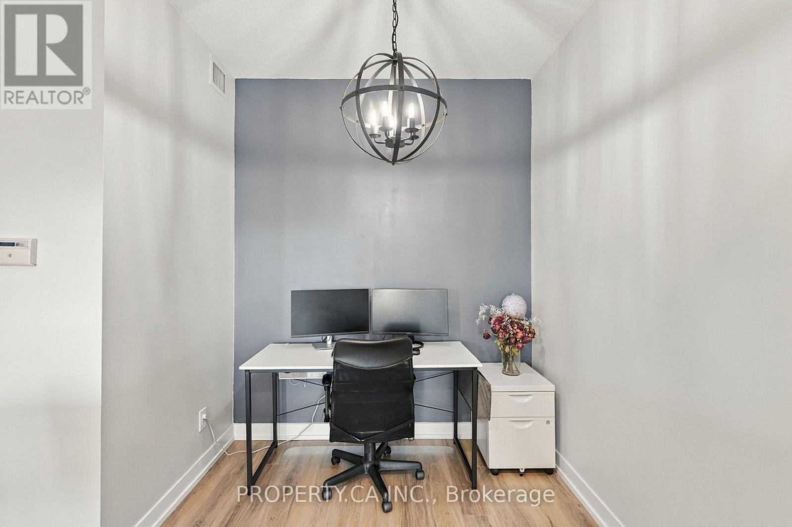 2029- 165 Legion Road North, Toronto, ON photo 20