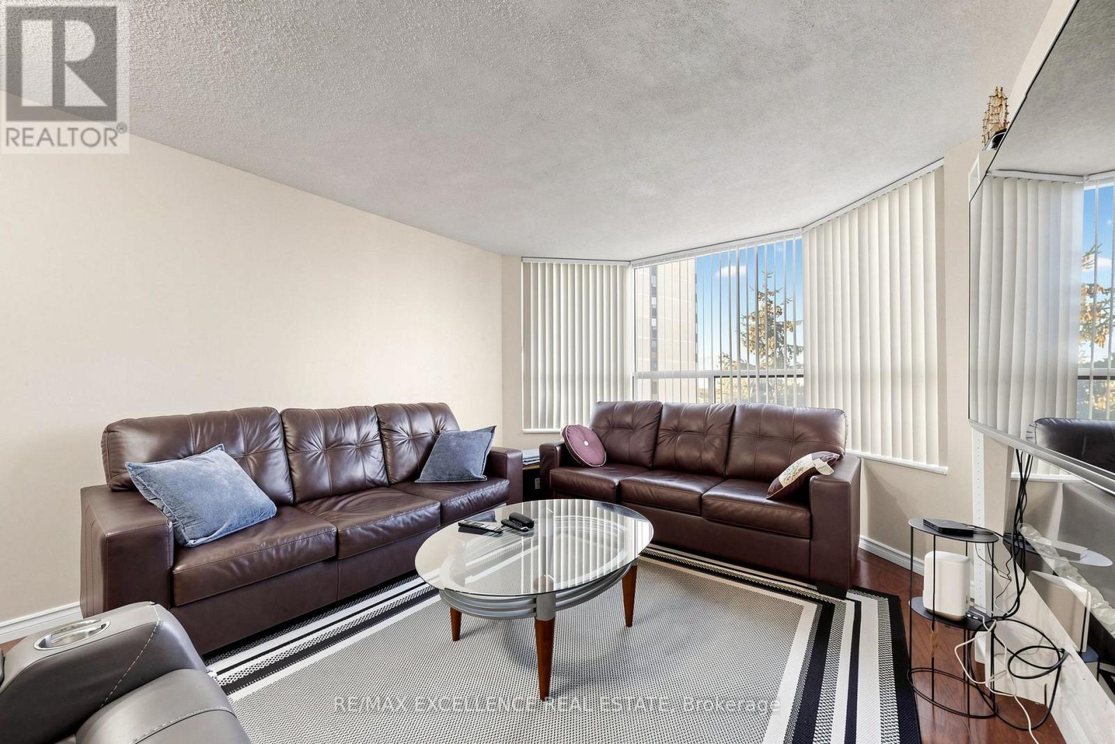 524- 6 Humberline Drive, Toronto, ON photo 12