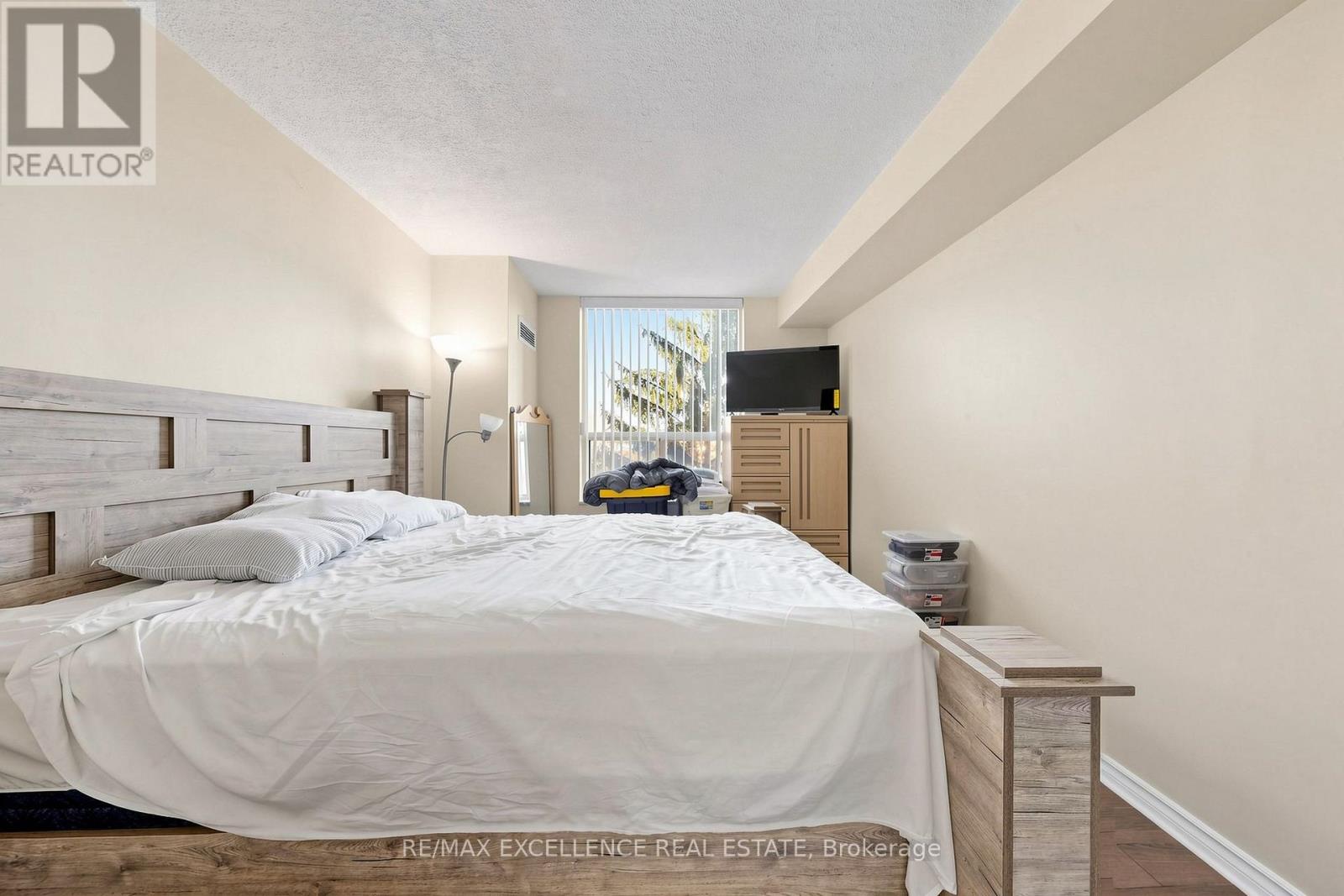 524- 6 Humberline Drive, Toronto, ON photo 29