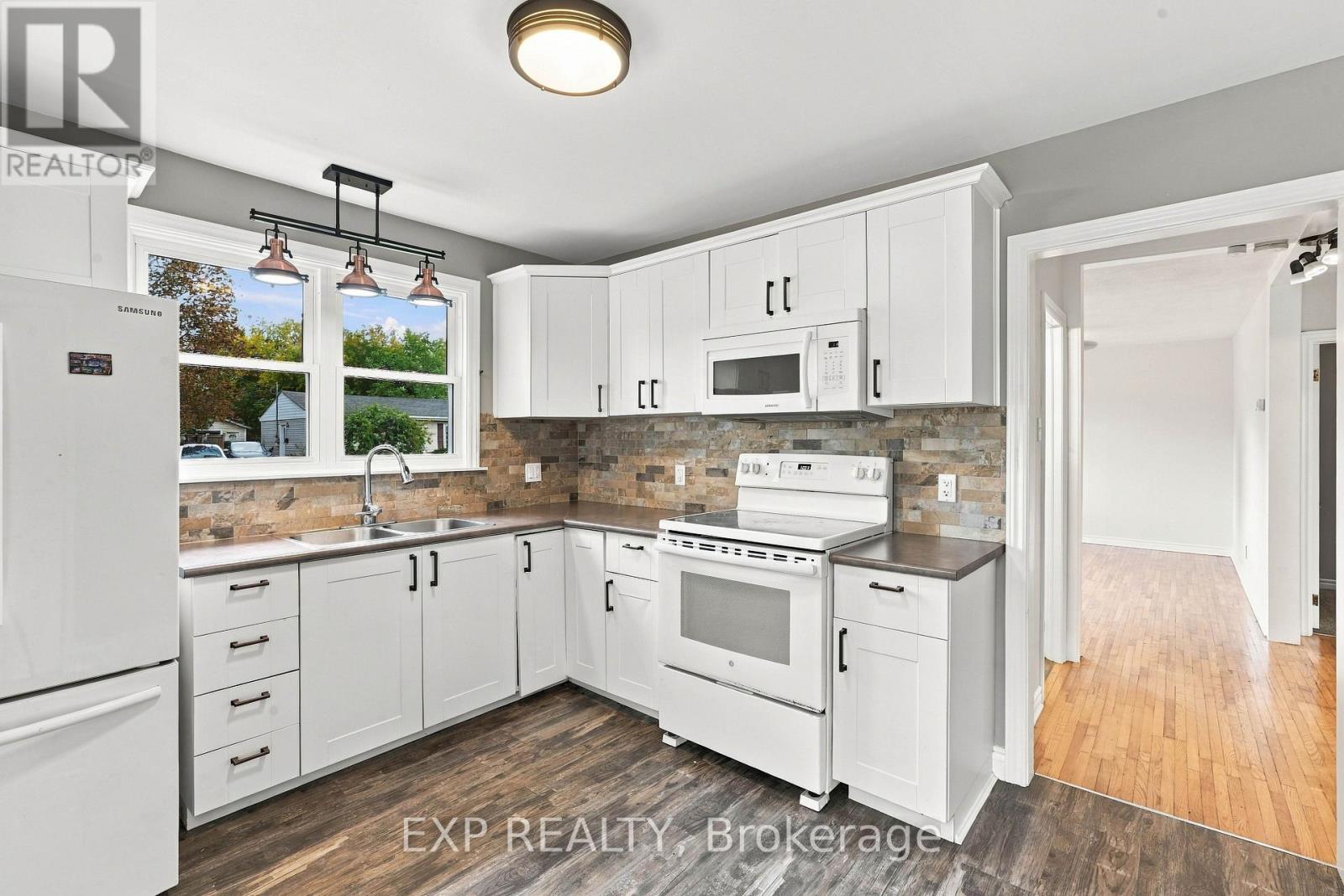 68 Louis Street, Quinte West, ON photo 5