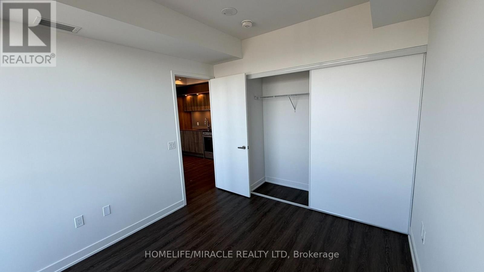 448 Burnhamthorpe Road West — photo 31