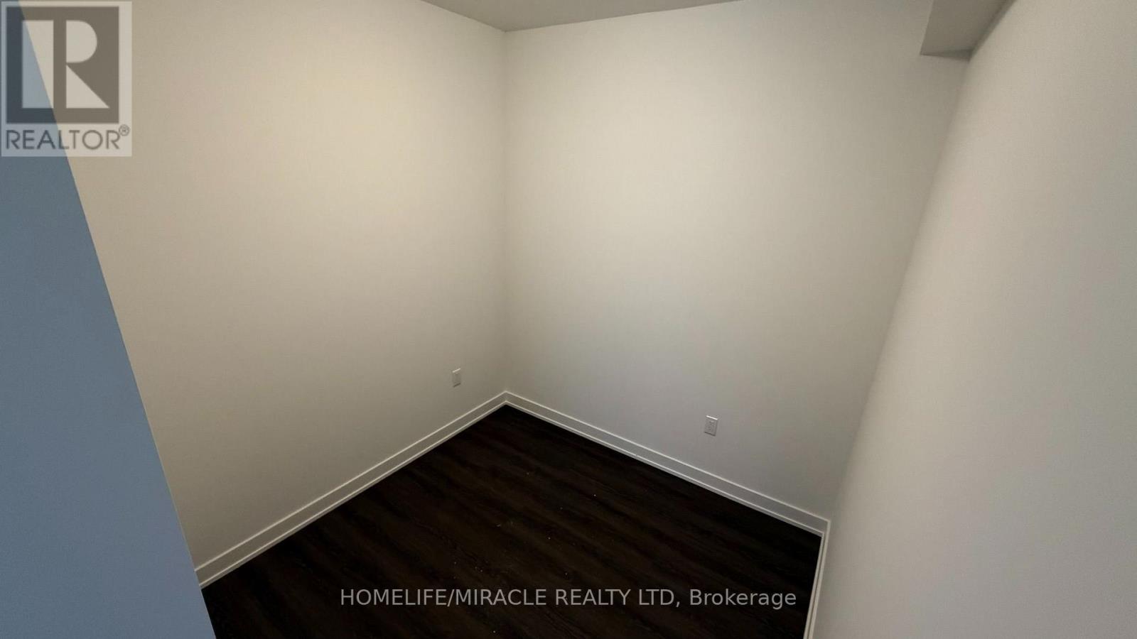 448 Burnhamthorpe Road West — photo 36