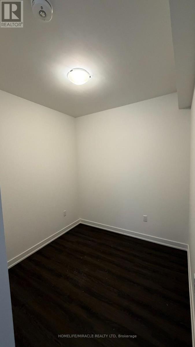 448 Burnhamthorpe Road West — photo 38