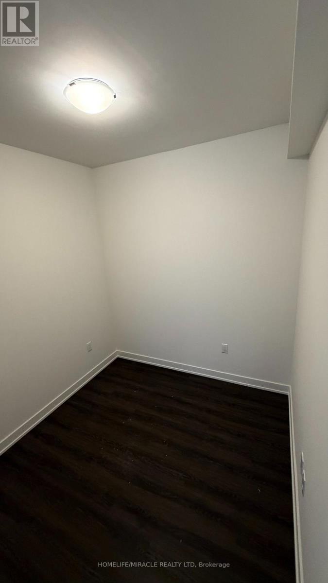 448 Burnhamthorpe Road West — photo 37