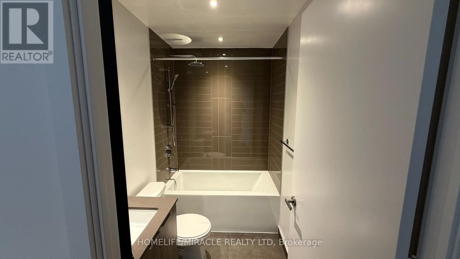 448 Burnhamthorpe Road West — photo 27