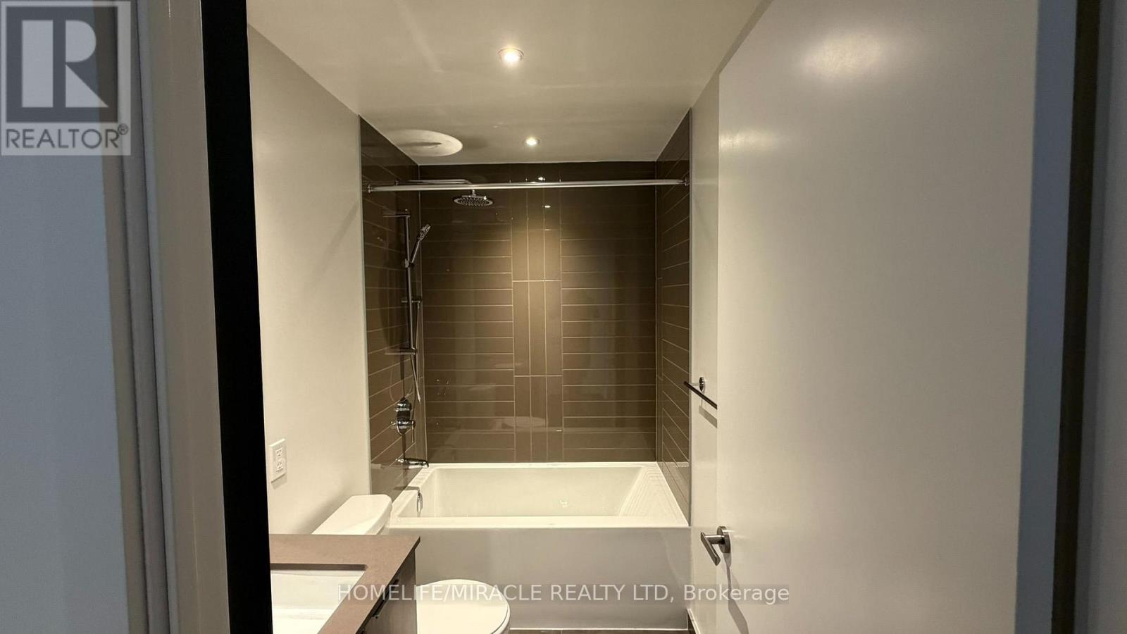 448 Burnhamthorpe Road West — photo 28