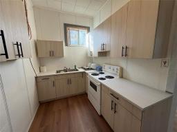 Foyer - 230 2nd Avenue, Mccreary, MB R0J1B0 Photo 9