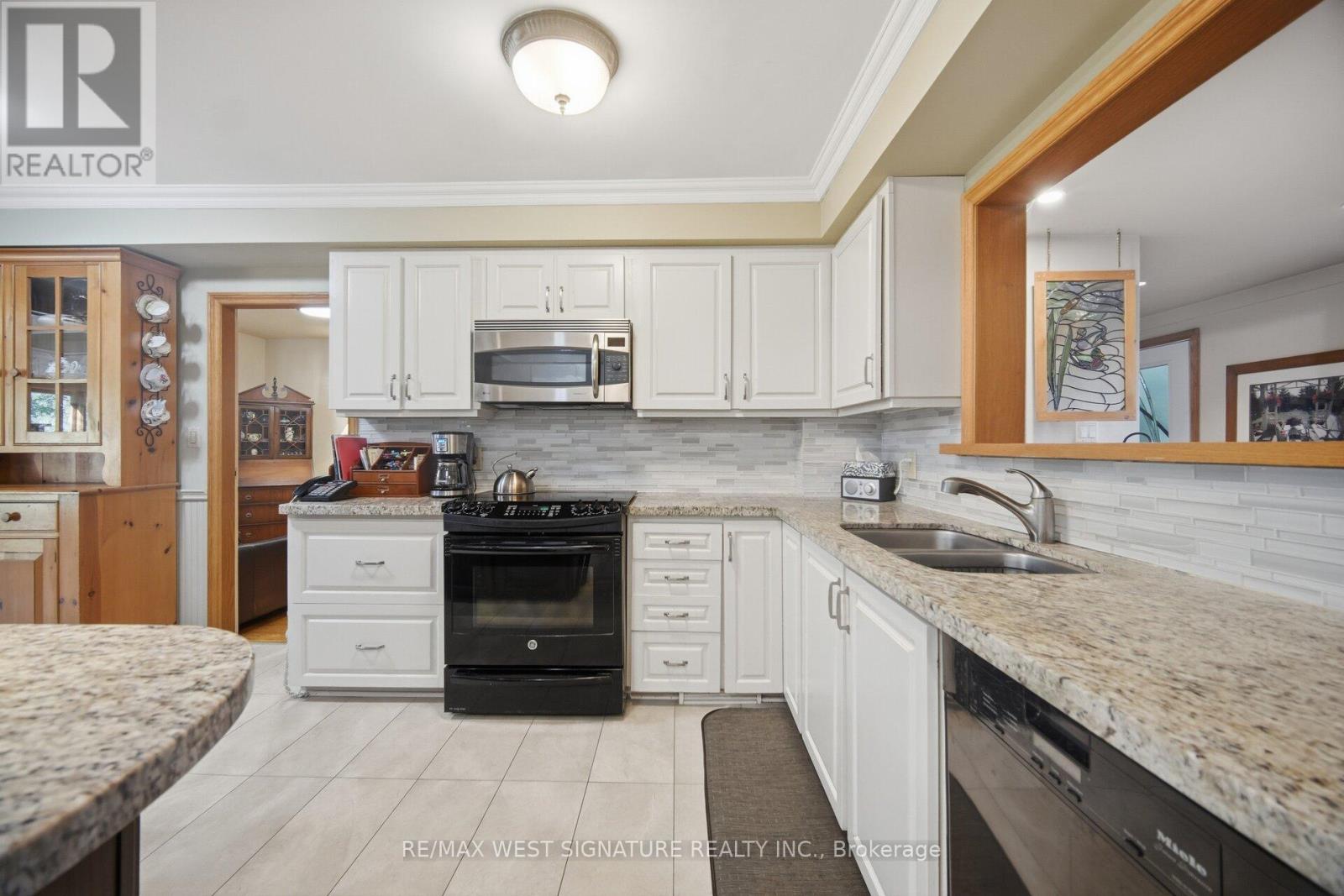 25 Main Street, Vaughan, ON photo 14