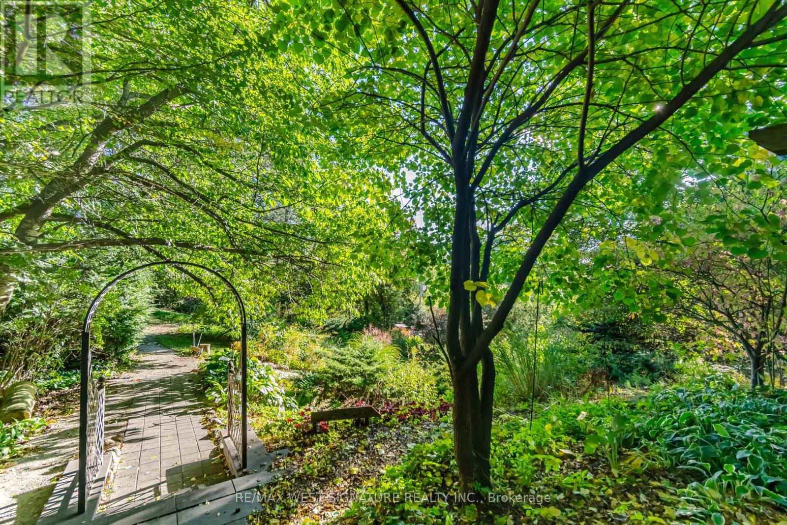 25 Main Street, Vaughan, ON photo 38