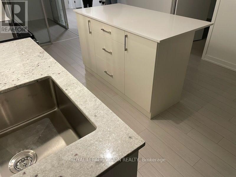 4010 Eglinton Avenue West — photo 36