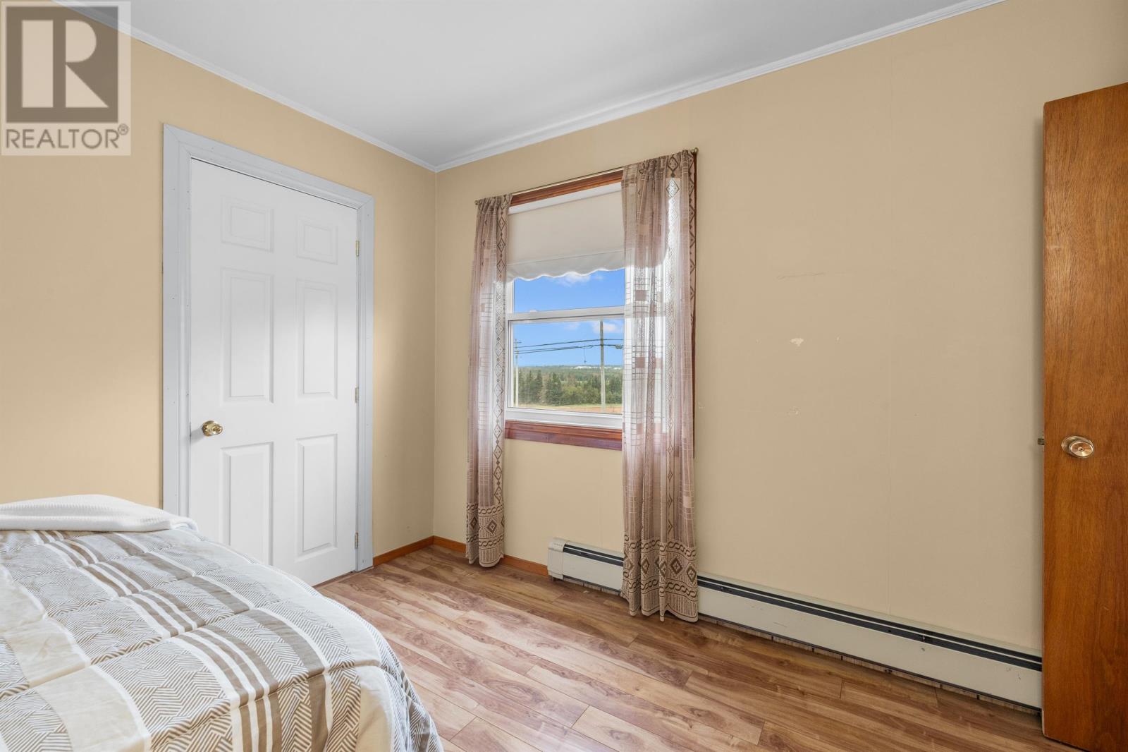 562 EAST POINT Road - 14