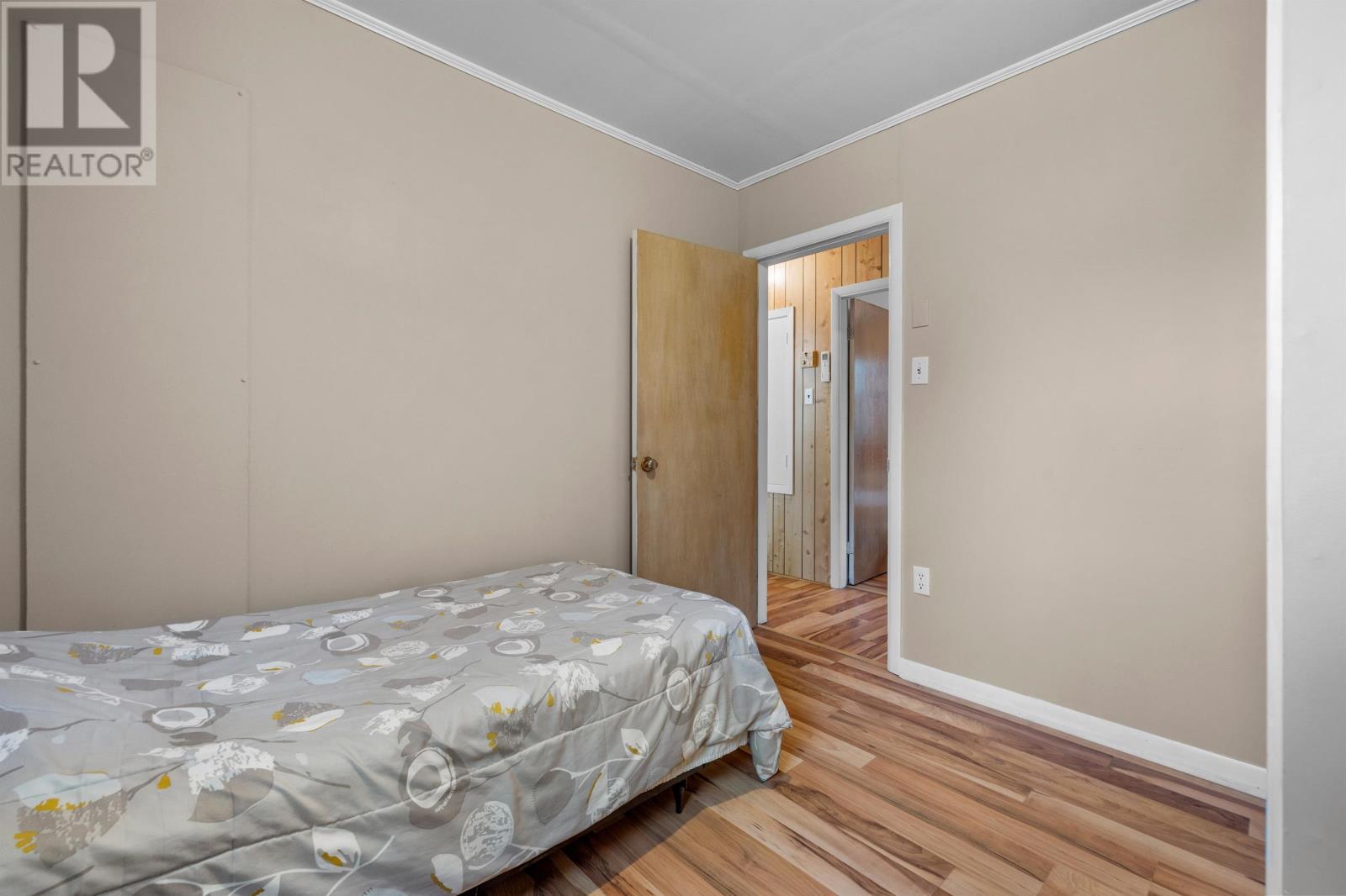 562 EAST POINT Road - 16