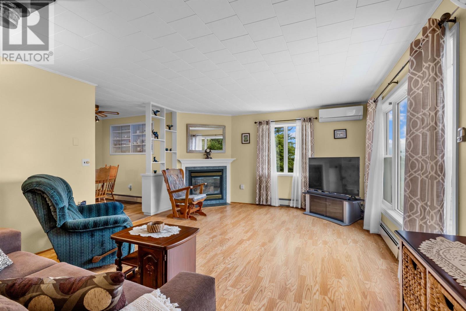 562 EAST POINT Road - 9