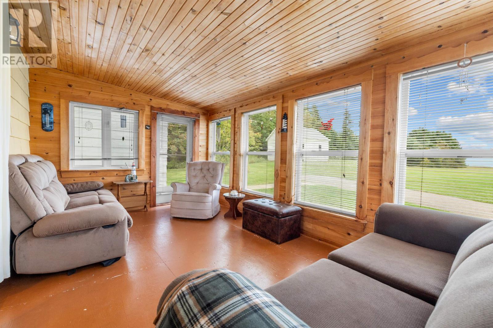 562 EAST POINT Road - Image 7