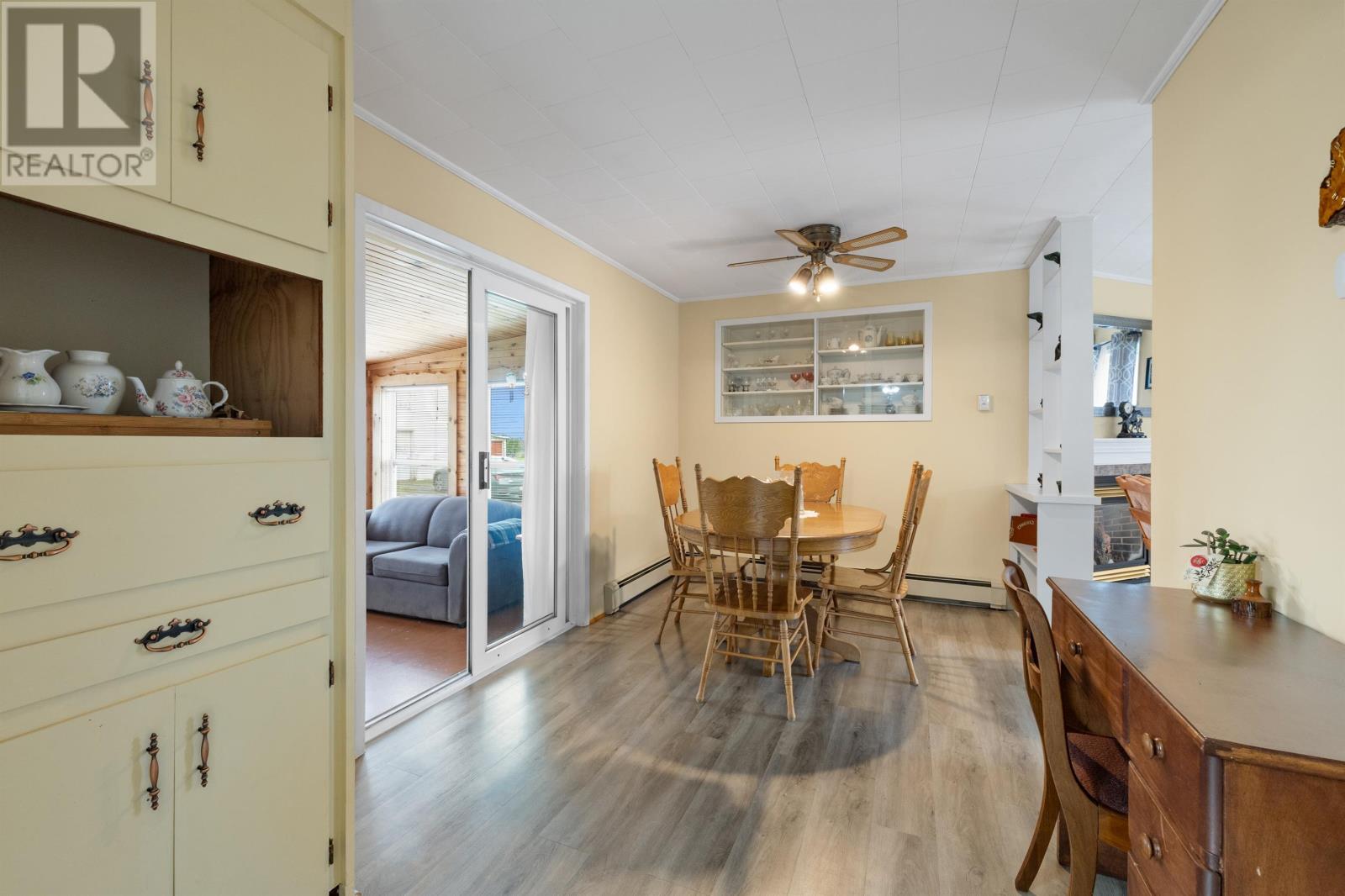 562 EAST POINT Road - 6