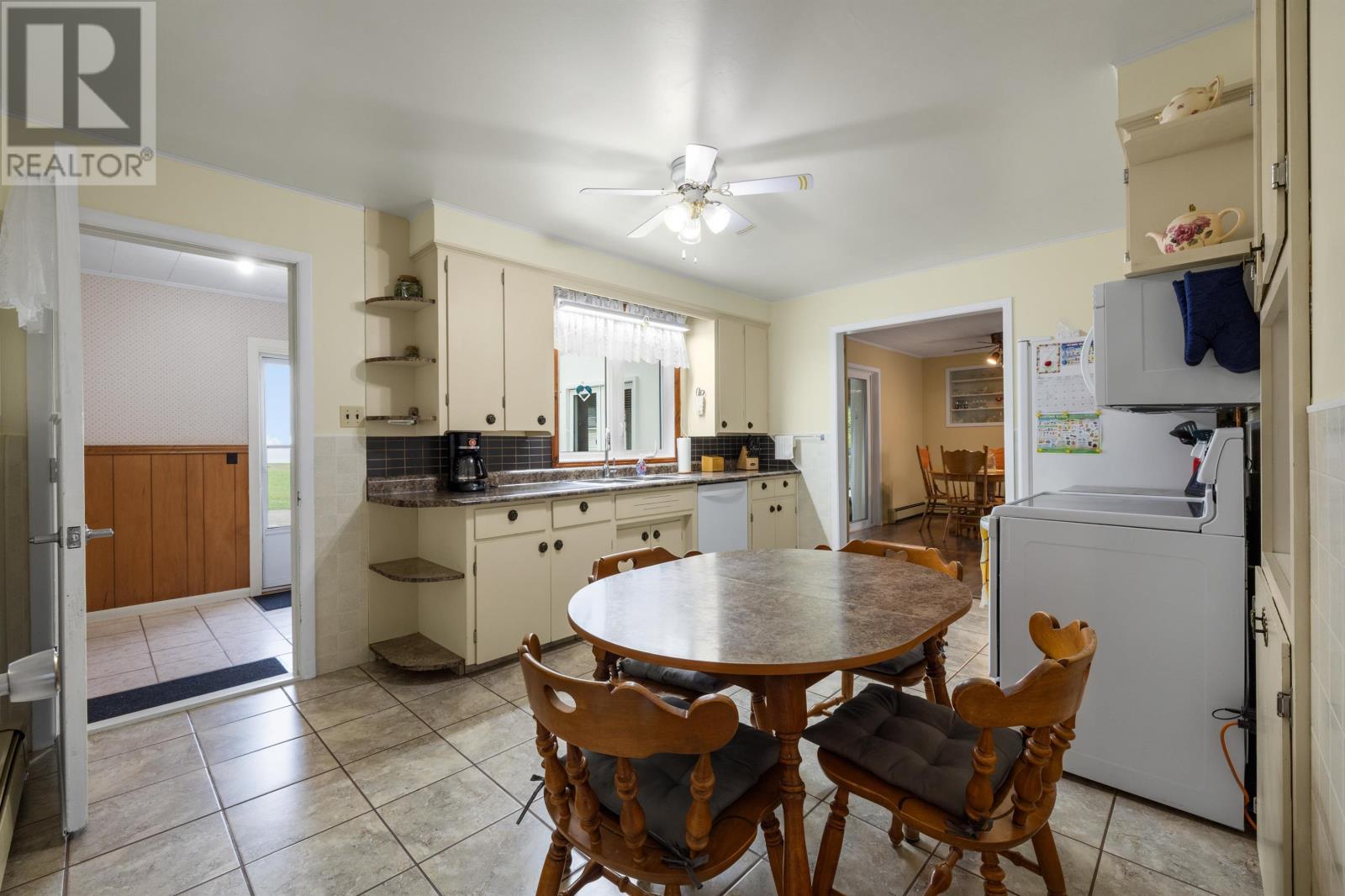 562 EAST POINT Road - 2