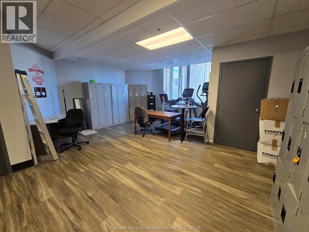 750 RICHMOND STREET, Chatham — photo 2