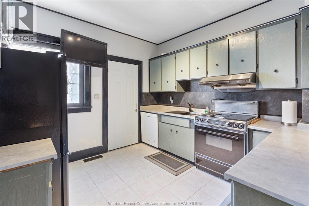 493 MOY AVENUE - 10