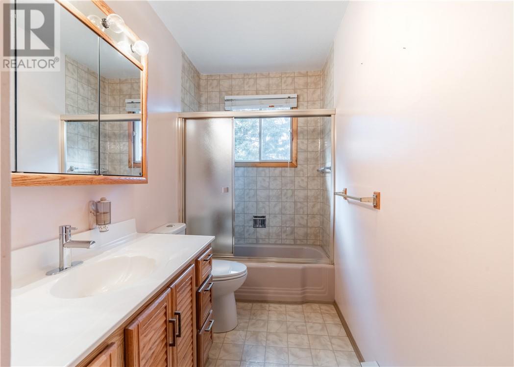 2979 Stanley Street - 13