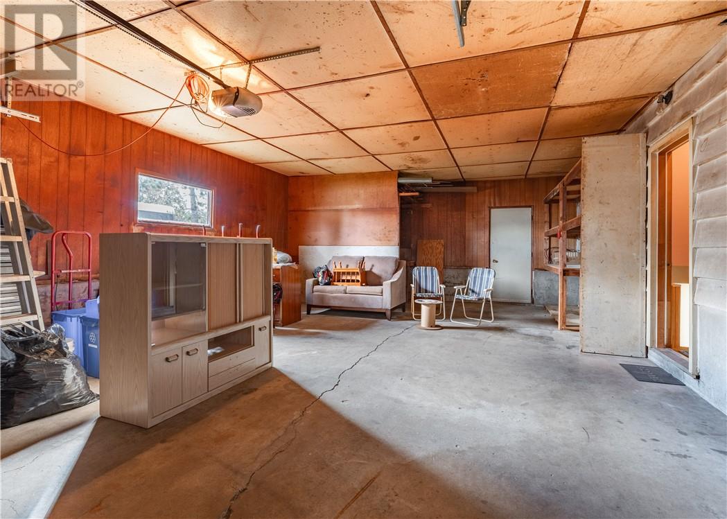 2979 Stanley Street - Image 17
